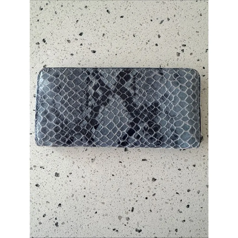 Michael Kors Blue Leather Snake-Print Zip Around Wallet Clutch Classic Chic EUC